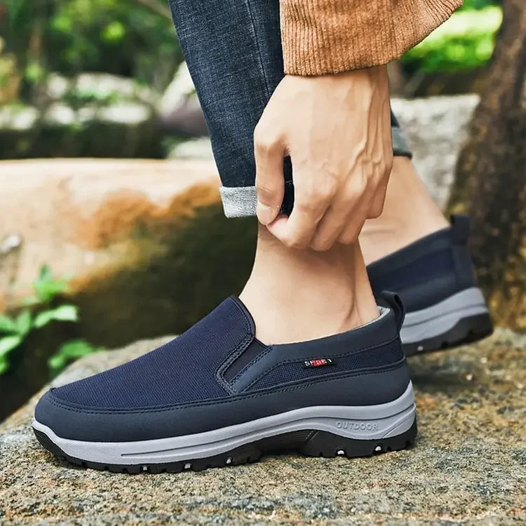 Bequeme und atmungsaktive Herren-Slipper
